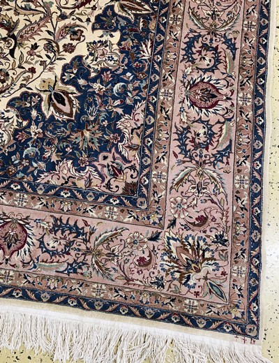 27086278a - Esfahan fein, China, Ende 20.Jhd, Korkwollemit Seide, ca. 300 x 250 cm, EHZ: 2 ...