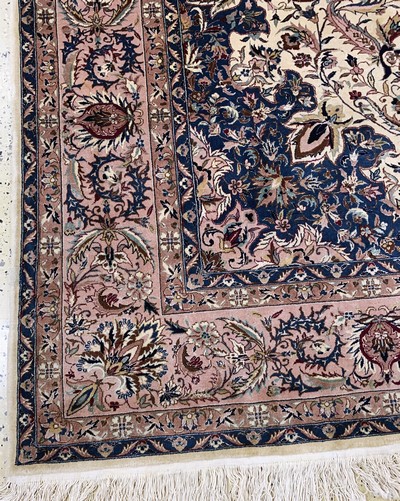 27086278b - Esfahan fein, China, Ende 20.Jhd, Korkwollemit Seide, ca. 300 x 250 cm, EHZ: 2 ...