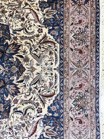 27086278e - Esfahan fein, China, Ende 20.Jhd, Korkwollemit Seide, ca. 300 x 250 cm, EHZ: 2 ...
