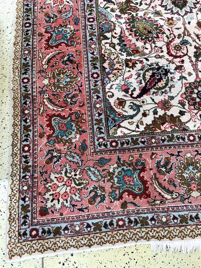 27086282b - Täbriz, Persien, Mitte 20.Jhd, Wolle auf Baumwolle, ca. 396 x 312 cm, verblasst, EHZ: ...