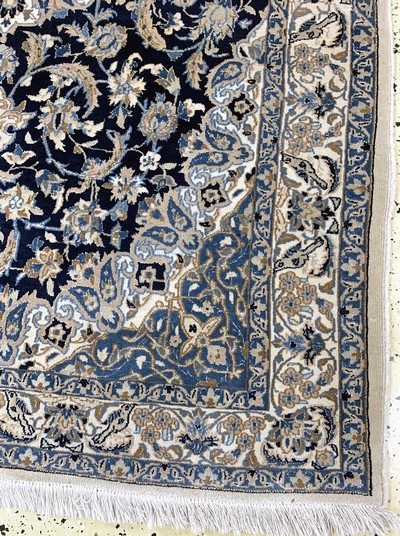 27086287a - Nain fein(9 La), Persien, Mitte 20.Jhd, Korkwolle mit Seide, ca. 190 x 128 cm, EHZ: 2 ...