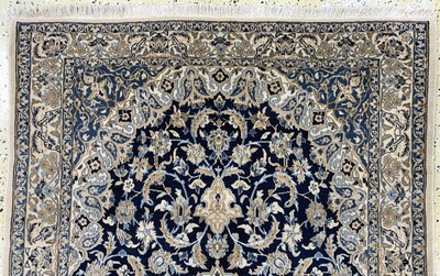 27086287d - Nain fein(9 La), Persien, Mitte 20.Jhd, Korkwolle mit Seide, ca. 190 x 128 cm, EHZ: 2 ...