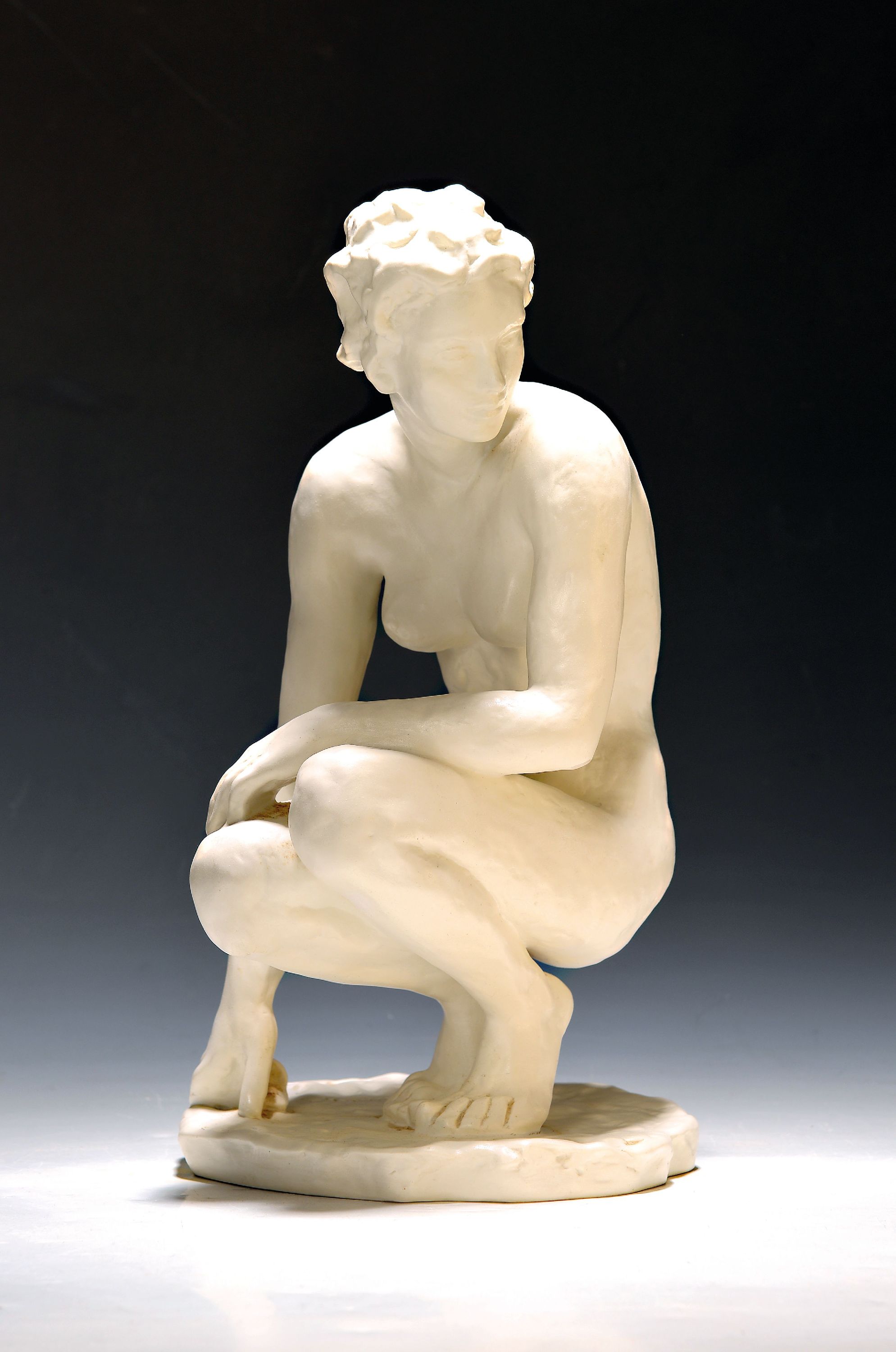 Image 27086311 - Porzellanfigur von Fritz Klimsch, Rosenthal, 20. Jh., Die Hockende, signiert, H. ca. 42cm
