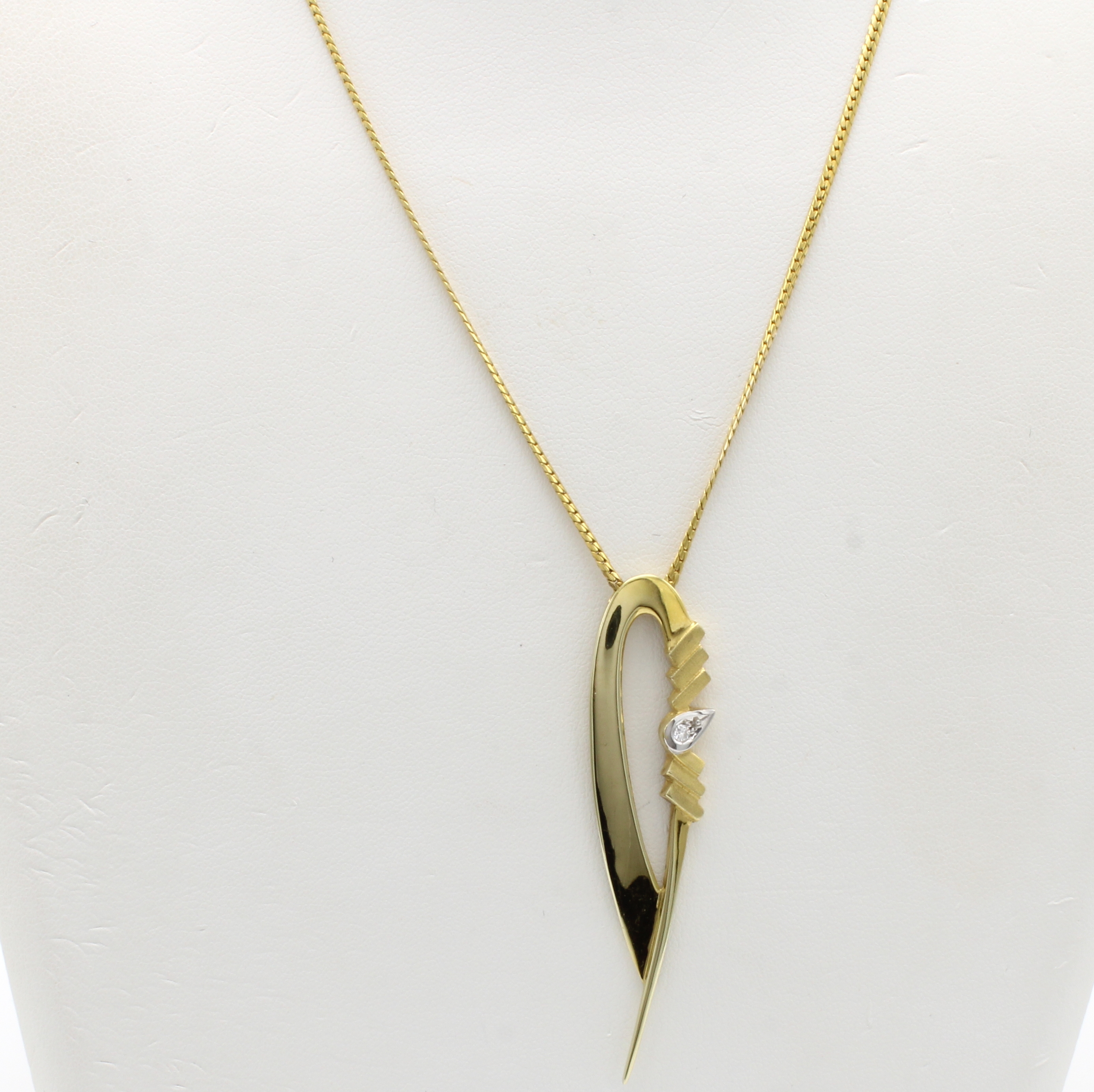Image 27086313 - Collier mit Diamanten, GG 585/000, spitz- ovaler Anhänger m. Diam. ca. 0.03 ct ...