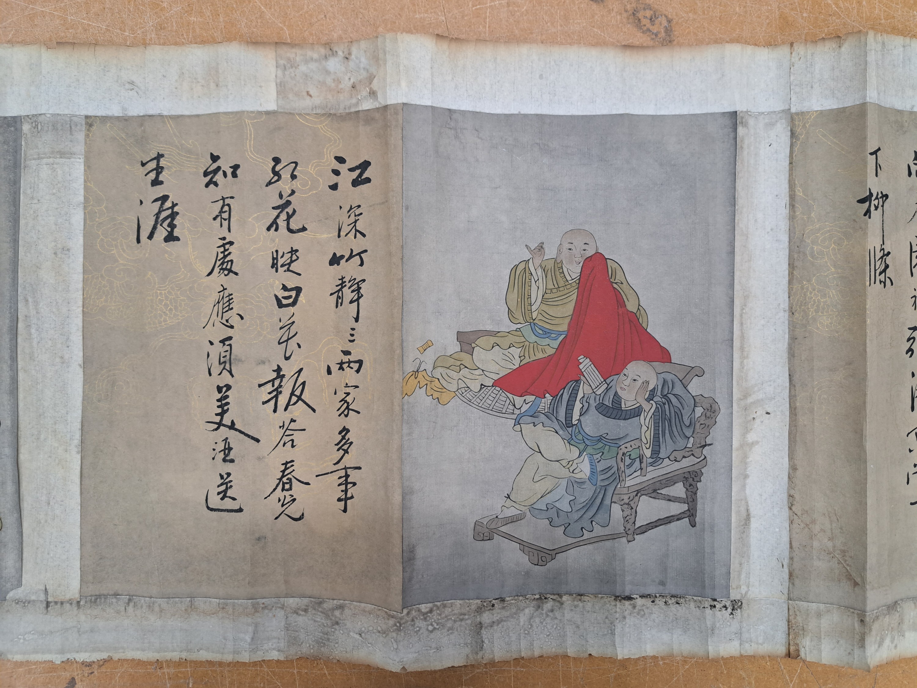 Detail l: Zwei Kalligraphie-Farbholzschnitt-Rollen, China, 19. Jh., 1x 6 versch. Figuren in Landschaft und Schrift, 1x 6 verschiedene Tierdarstellungen und ...