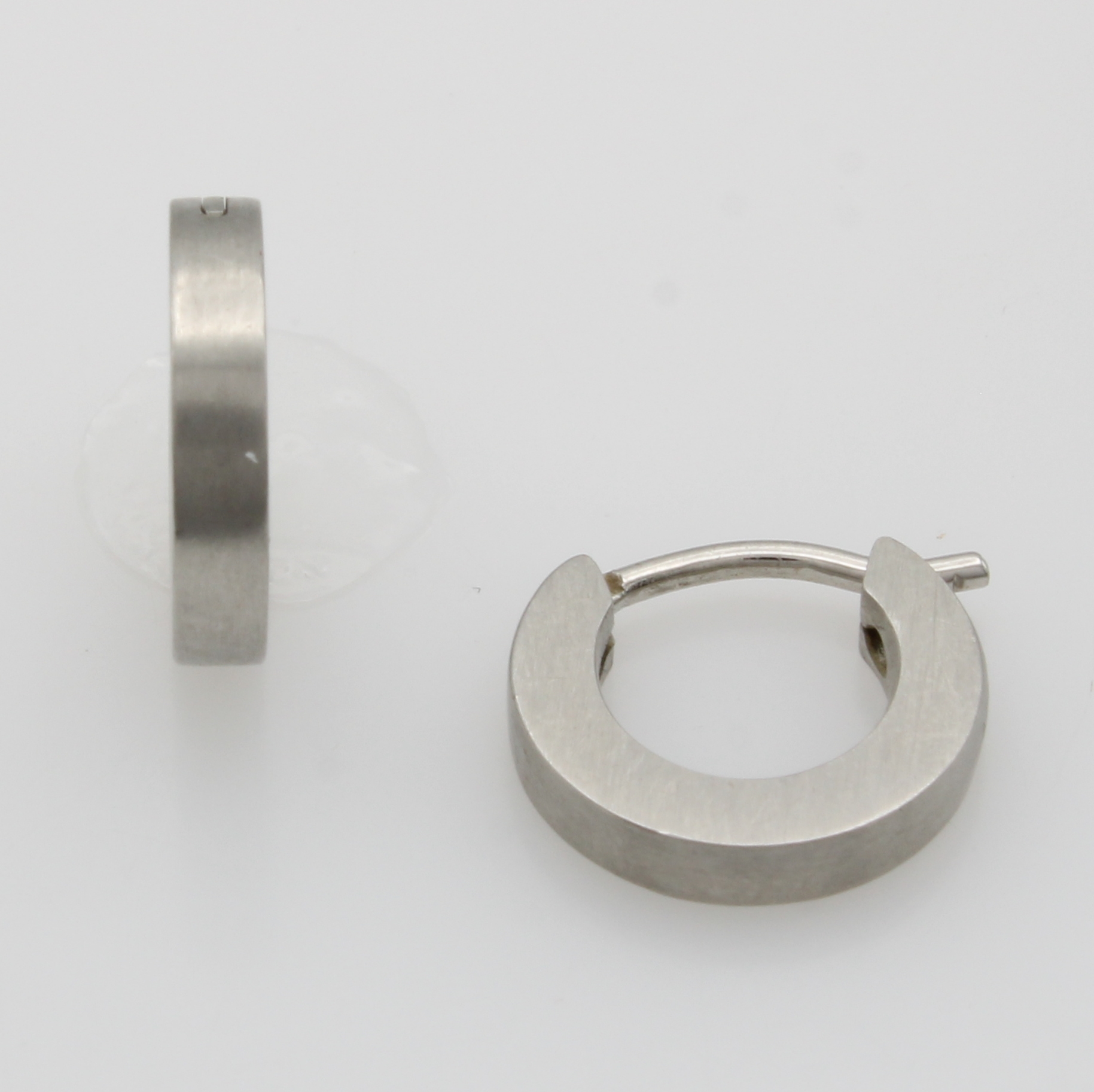 Image 27086572 - Paar Creolen, Platin 950/000, D. ca. 12 mm Schätzpreis: 900, - EUR