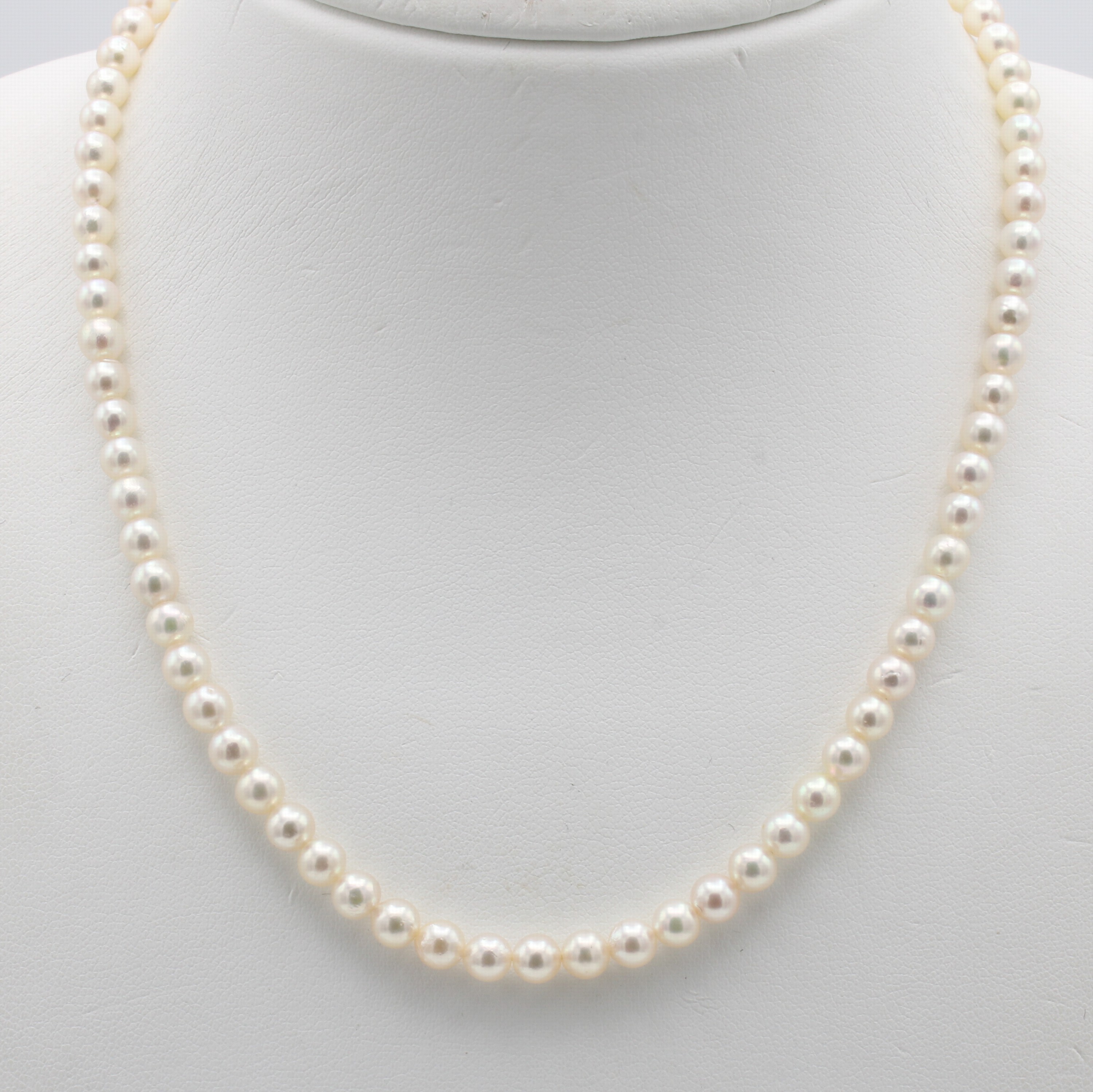 Image 27086574 - Collier mit Akojaperlen, Schließe GG 585/000mit Diam. ca. 0.07 ct Weiß/p, Perld. ca. ...
