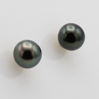 27086512a - Paar Ohrstecker mit Tahitiperlen, GG 750/000, Perlen von dunkelgrau-grünlichem Lüster, ...