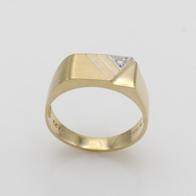 27086834a - Herrenring mit Brillant, GG 585/000, Brill. ca. 0.03 ct feines Weiß/si, z.T. matt. u. ...