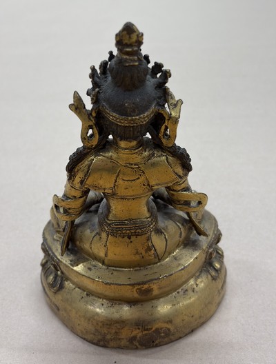 27087184c - Amitayus mit Amrita-Gefäß, Tibet, 1.Hälfte 19.Jh., Bronze feuervergoldet, Besatz mit ...
