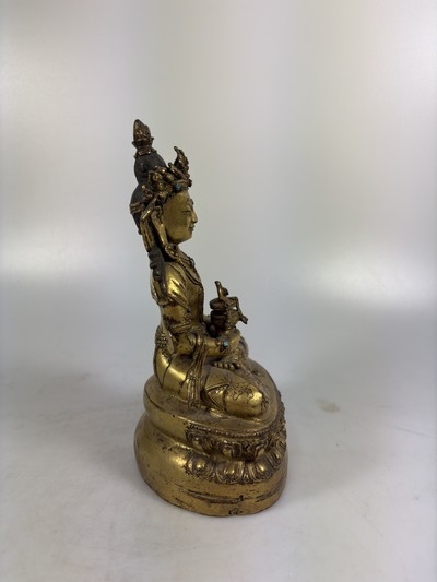 27087184j - Amitayus mit Amrita-Gefäß, Tibet, 1.Hälfte 19.Jh., Bronze feuervergoldet, Besatz mit ...