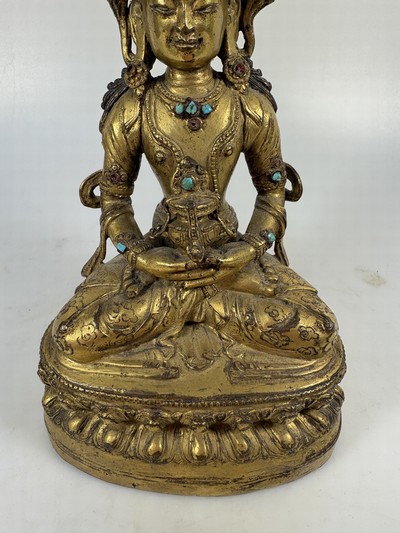 27087184l - Amitayus mit Amrita-Gefäß, Tibet, 1.Hälfte 19.Jh., Bronze feuervergoldet, Besatz mit ...