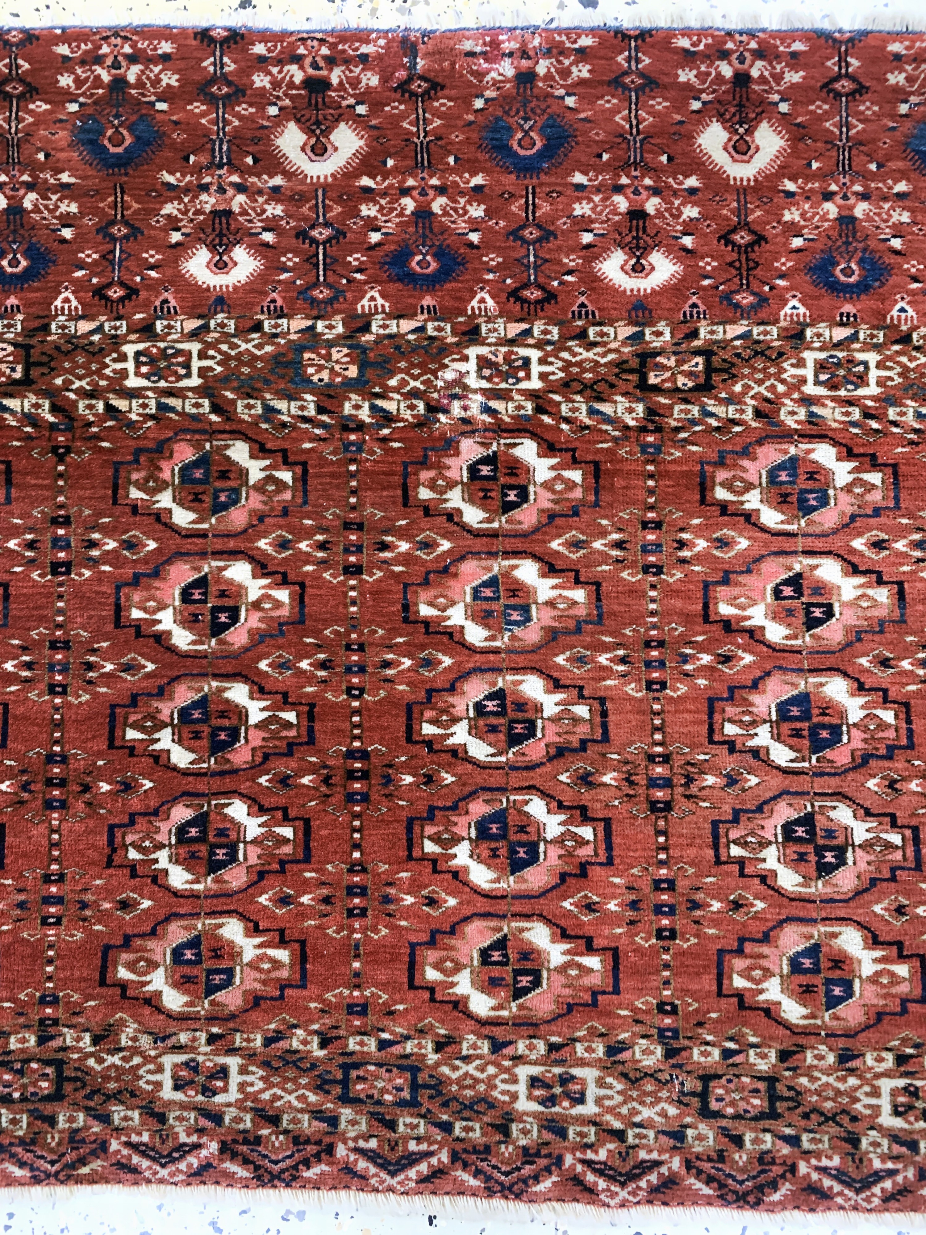 Detail b: Tekke Tschowal antik, Turkmenistan, 19.Jhd,Wolle auf Wolle, ca. 120 x 75 cm, EHZ: 2-3, (alte Restaurierungen)