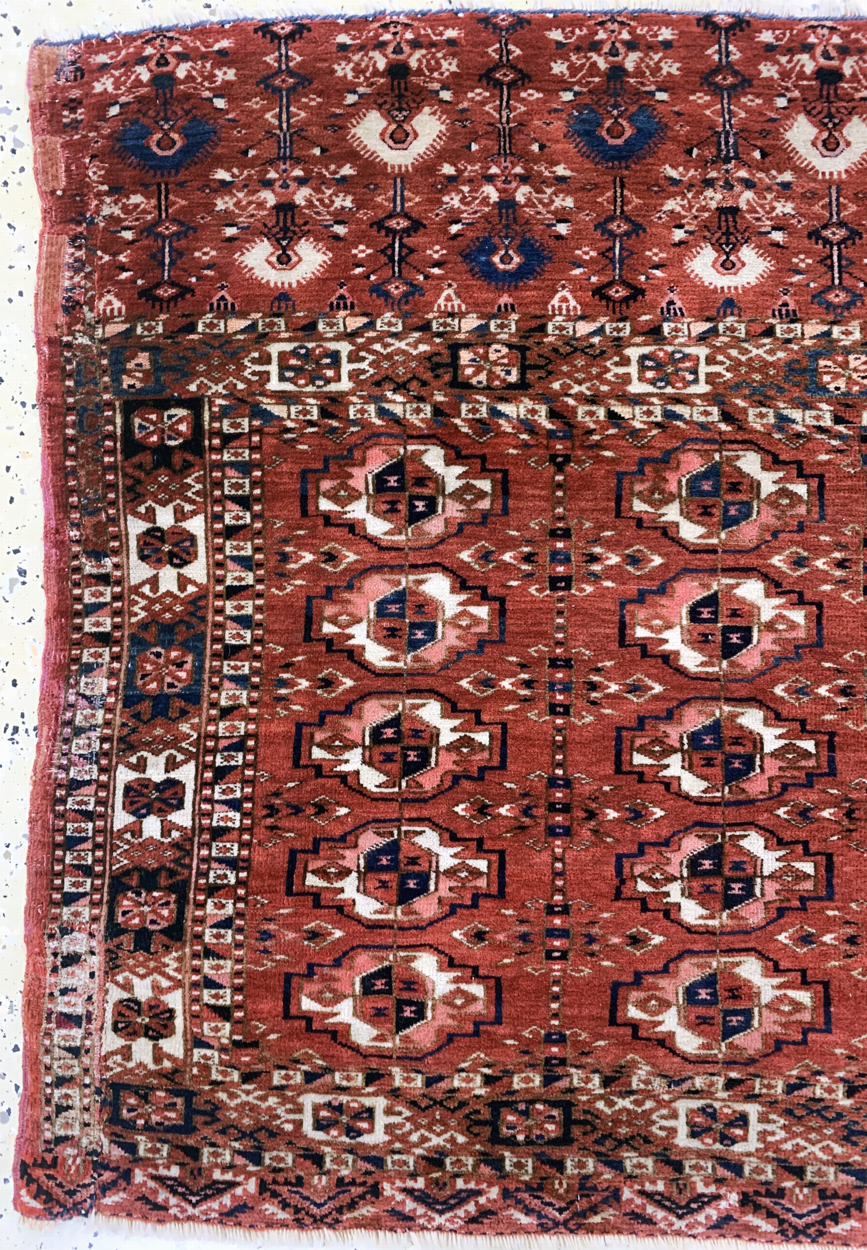 Detail c: Tekke Tschowal antik, Turkmenistan, 19.Jhd,Wolle auf Wolle, ca. 120 x 75 cm, EHZ: 2-3, (alte Restaurierungen)