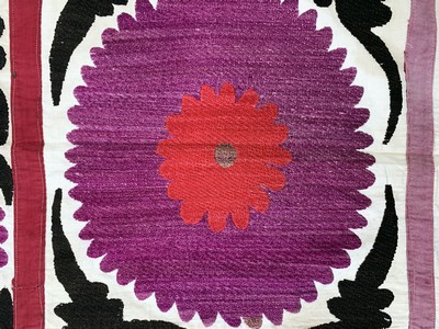 27087761f - Seiden Susani antik, Uzbekistan, um 1900, Seiden-Stickerei, ca. 225 x 148 cm, ...