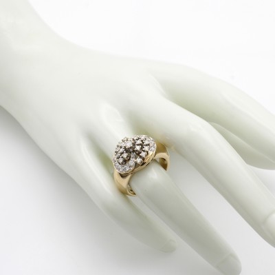 27087781b - Ring mit Brillanten, GG 585/000, Brill. z.T. in Krappenfassungen zus. ca. 0.81 ct feines ...