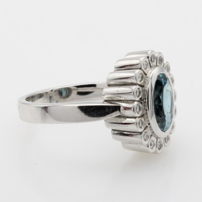 27087782a - Ring mit Aquamarin und Diamanten, WG 585/000, Aquamarin ca. 1 ct umgeben v. Diam. zus. ...