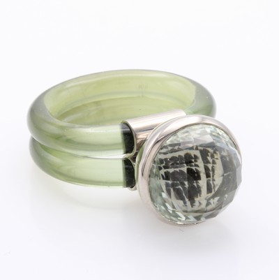 Image Ring mit Prasiolith, WG 750/000, 2-rhg. Kautschukschiene, Prasiolith im Schachbrett- ...