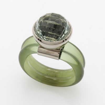 27087784a - Ring mit Prasiolith, WG 750/000, 2-rhg. Kautschukschiene, Prasiolith im Schachbrett- ...
