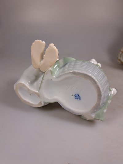 27088174e - 3 Kinderfiguren, Karl Ens, Volkstedt, vor 1927, Porzellan, farbig staffiert, Knabe mit ...