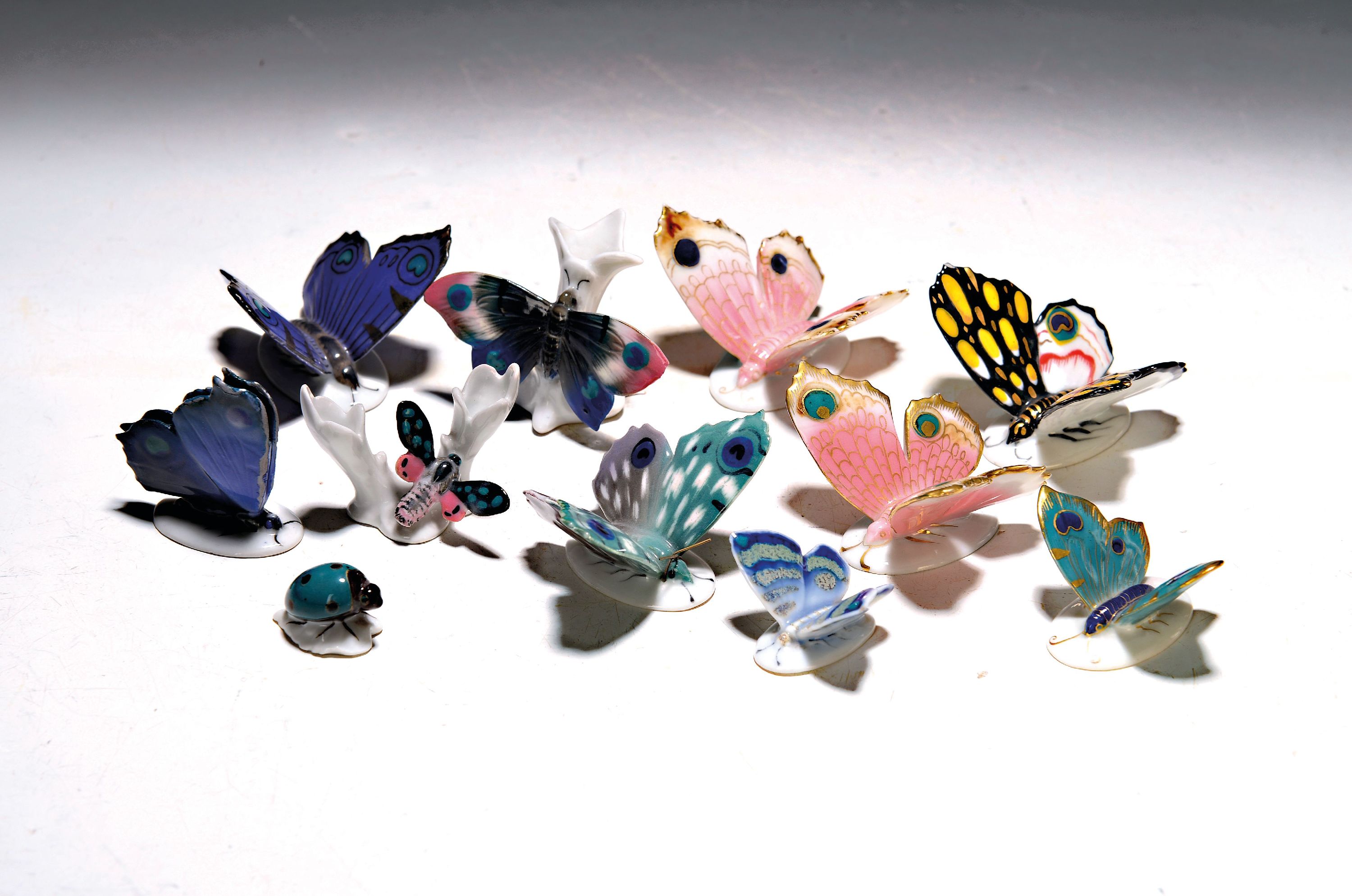 Image 27088268 - Konvolut aus 11 Insektenfigurinen, Ens, Volkstedt, nach 1919, Porzellan, farbig und ...