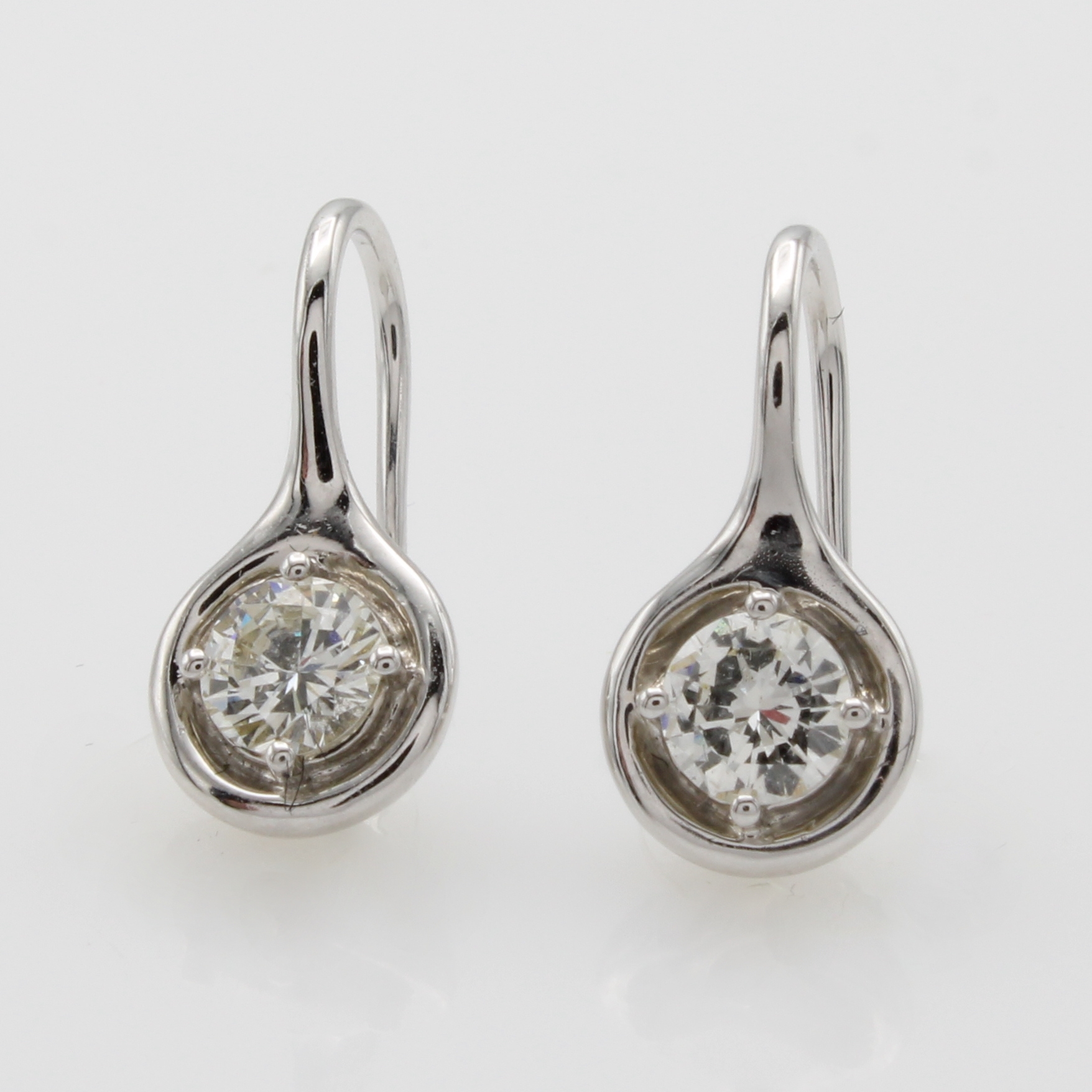 Image 27088572 - Paar Ohrgehänge mit Brillanten, WG 750/000, 2 Brill. zus. ca. 0.64 ct feines Weiß /vs ...