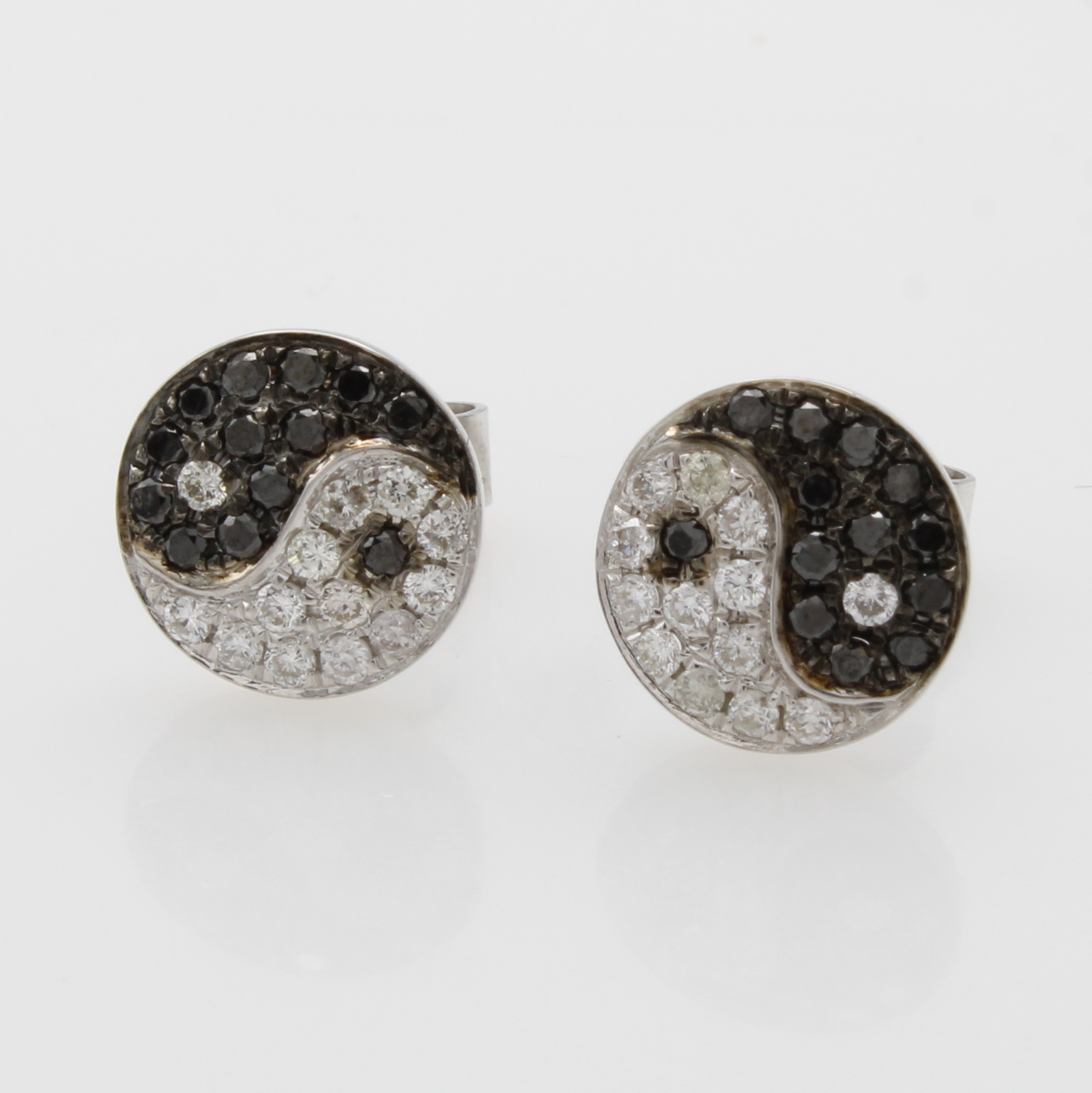 Image 27088575 - Paar Ohrstecker ´Yin & Yang´ mit Diamanten und Brillanten, WG 750/000, 26 Diam. zus. ...
