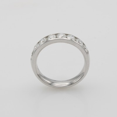 27088534a - Ring mit Brillanten, WG 585/000, 8 Brill. zus. ca. 1.37 ct feines Weiß /vs, RW ca. 55 ...