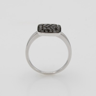 27088546a - Ring mit Diamanten, WG 750/000, 34 schwarze Diam. zus. ca. 0.89 ct (beh.), RW ca. 55 ...