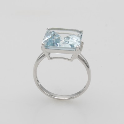 27088547a - Ring mit Aquamarin und Brillanten, WG 585/ 000, Aquamarin ca. 7.65 ct, 10 Brill. seitl. ...