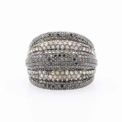 Image Ring mit Diamanten, WG 585/000, 114 Diam. zus. ca. 1.65 ct Braun/si-p, 282 Diam. zus. ...