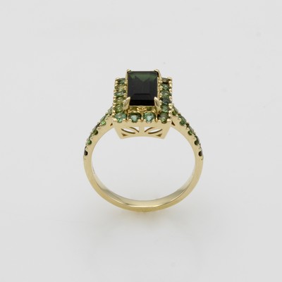 27088560a - Ring mit Turmalinen, GG 585/000, Mittelsteinca. 1.88 ct, 26 Turmaline zus. ca. 0.95 ct, ...