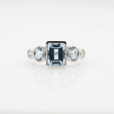 Image Ring mit Aquamarinen und Brillanten WG 585/ 000, 2 Brill. zus. ca. 0.20 ct feines ...
