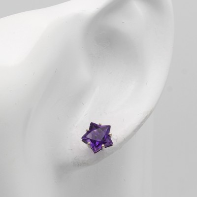 27088577a - Paar Ohrstecker mit Amethysten, WG 585/000, Amethyste in Sternform Schätzpreis: 830, - ...