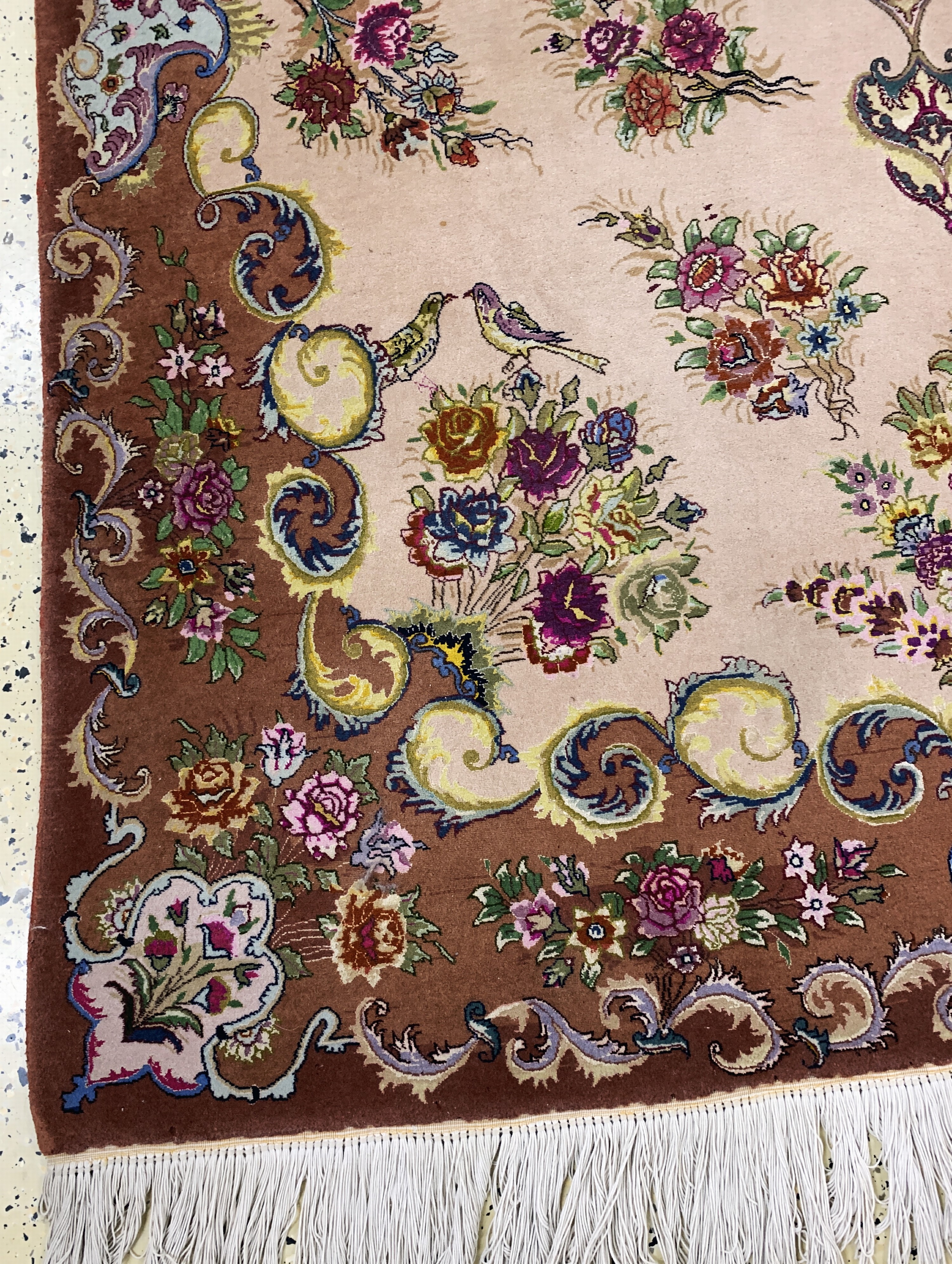 Detail b: Täbriz fein(50 Raj), Persien, Ende 20.Jhd, Korkwolle mit Seide, ca. 256 x 158 cm Mottenfraß am Rand, EHZ: 2(Abrasch)