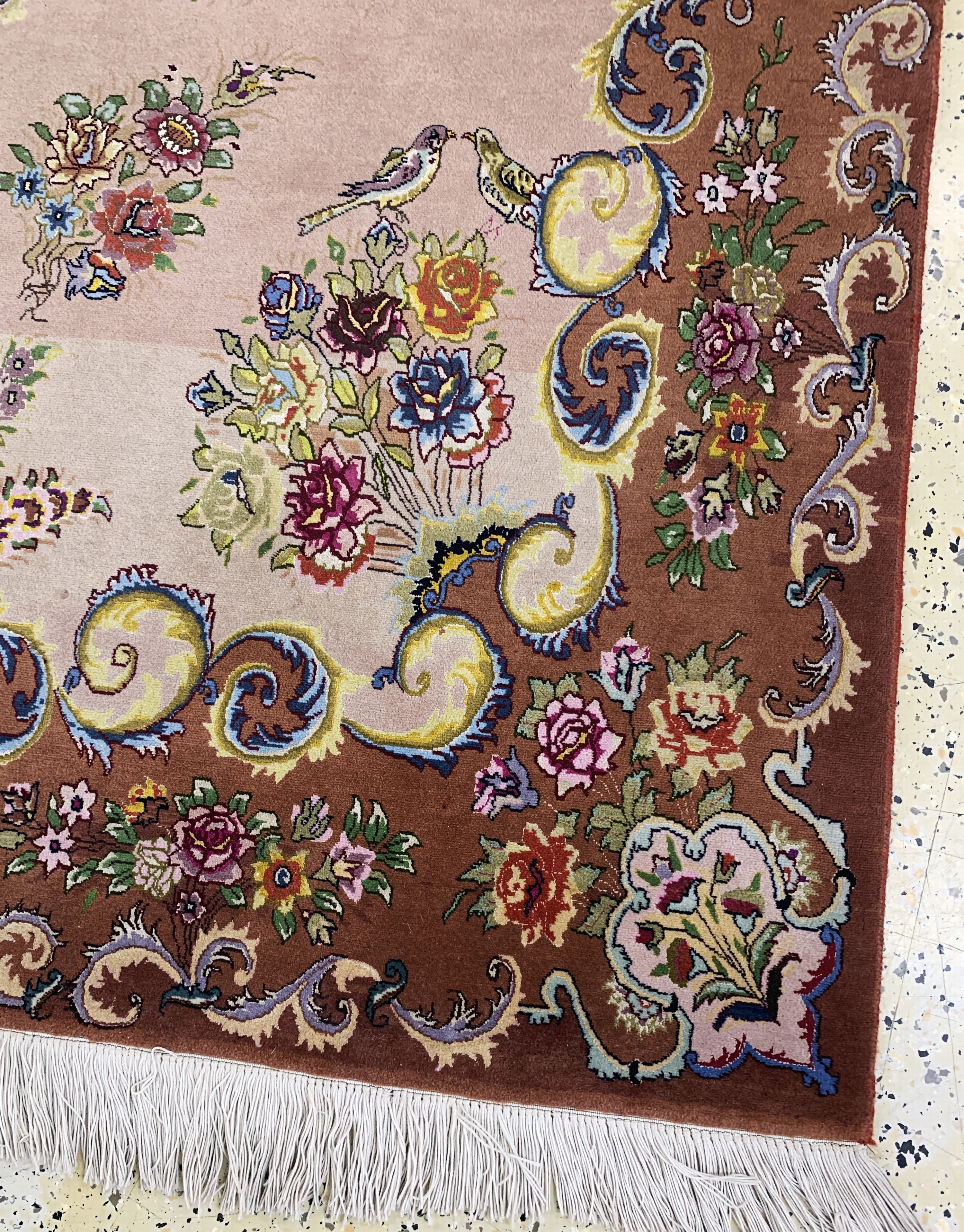 Detail d: Täbriz fein(50 Raj), Persien, Ende 20.Jhd, Korkwolle mit Seide, ca. 256 x 158 cm Mottenfraß am Rand, EHZ: 2(Abrasch)