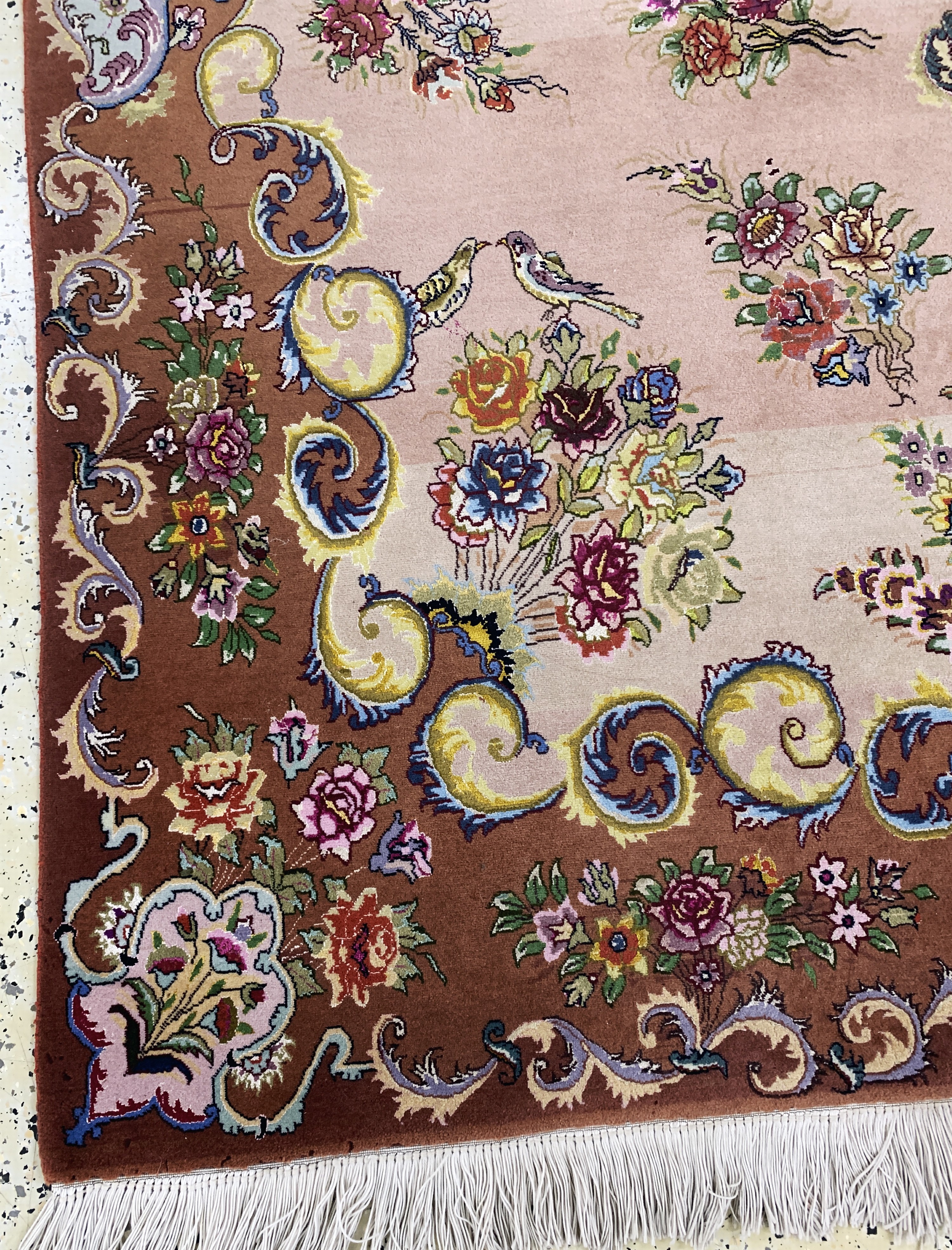 Detail e: Täbriz fein(50 Raj), Persien, Ende 20.Jhd, Korkwolle mit Seide, ca. 256 x 158 cm Mottenfraß am Rand, EHZ: 2(Abrasch)