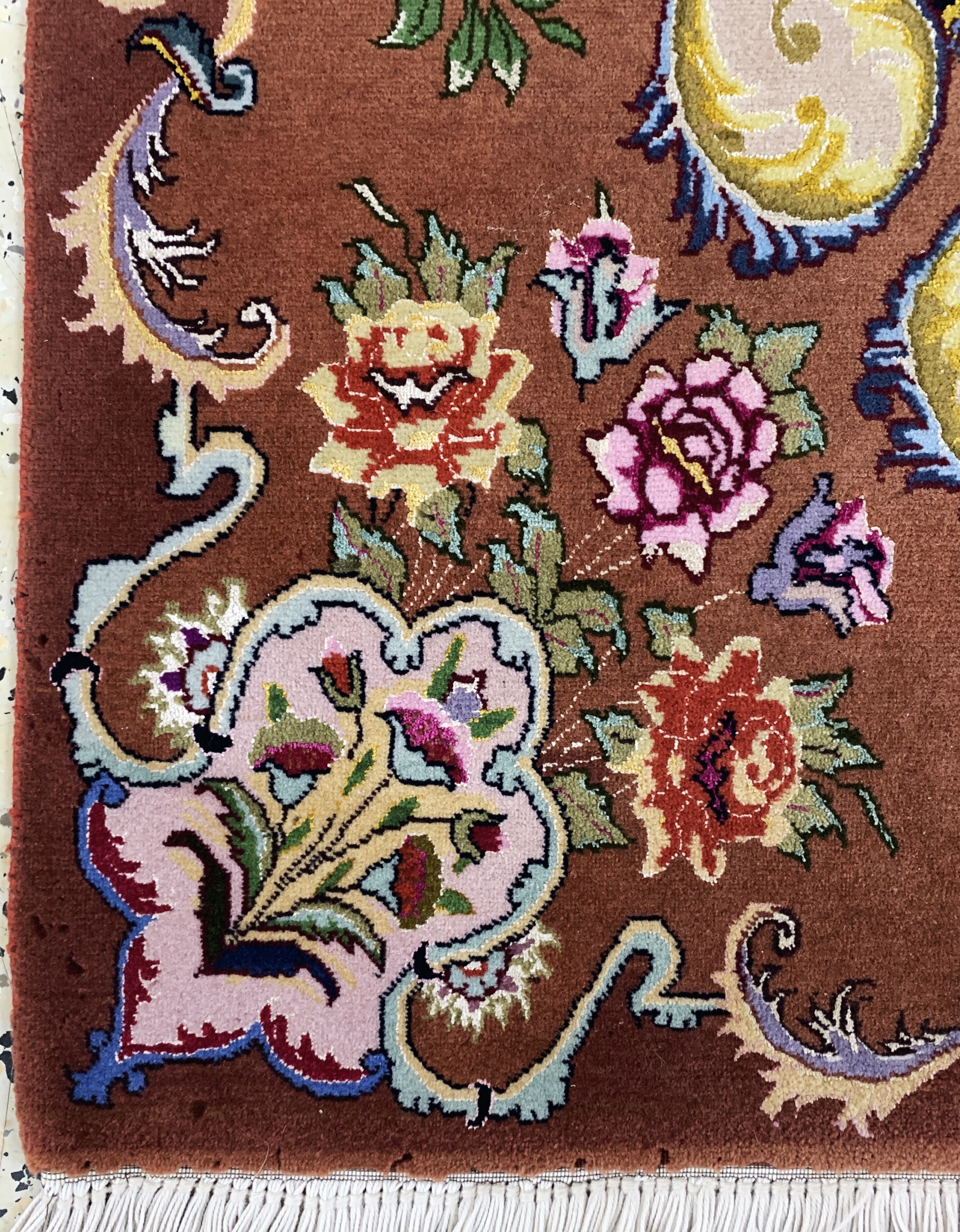 Detail f: Täbriz fein(50 Raj), Persien, Ende 20.Jhd, Korkwolle mit Seide, ca. 256 x 158 cm Mottenfraß am Rand, EHZ: 2(Abrasch)