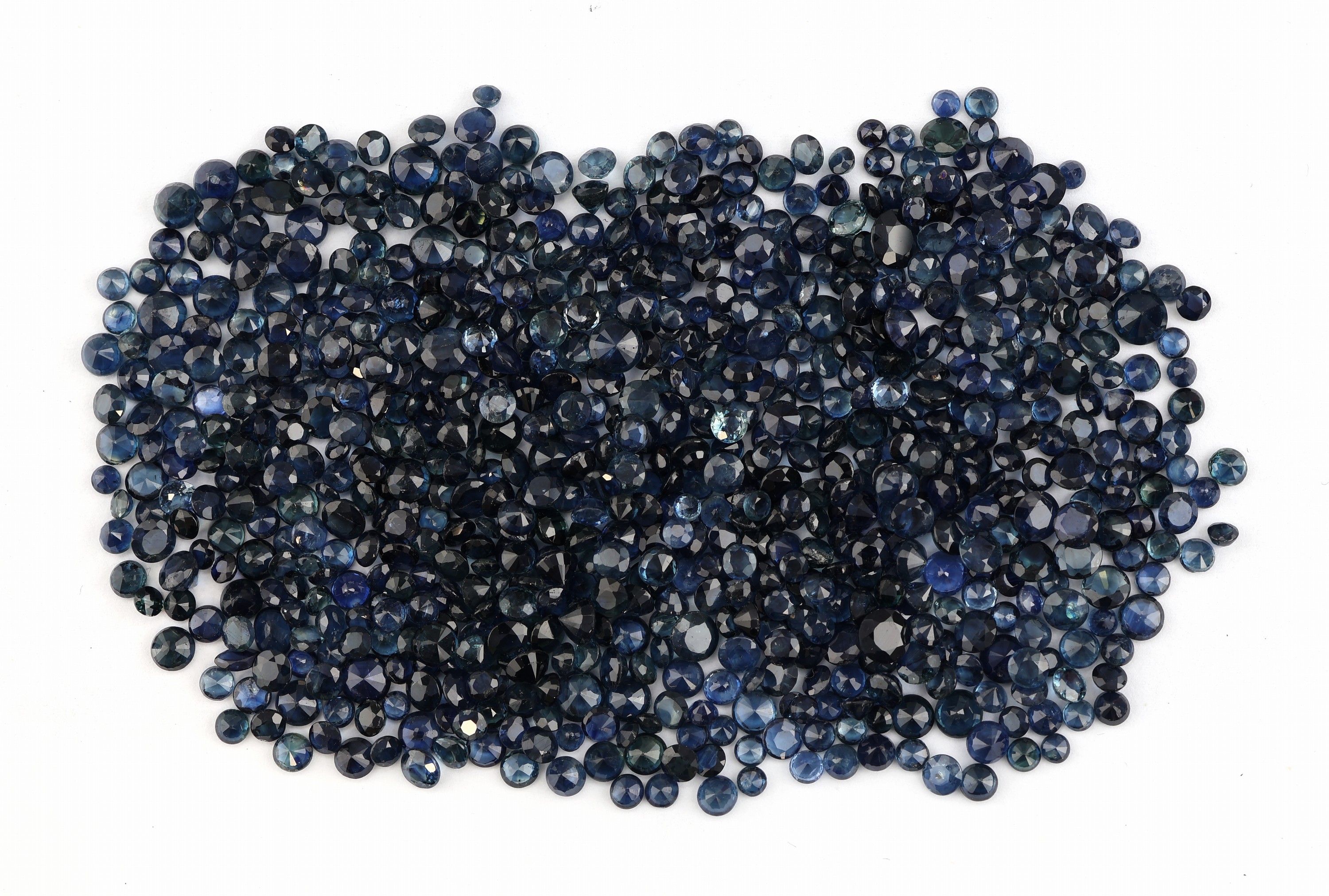 Image 27088770 - Lot lose Saphire, zus. ca. 102.99 ct, überwiegend rundfacett., versch. Größen und ...