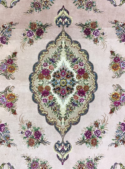 27088767c - Täbriz fein(50 Raj), Persien, Ende 20.Jhd, Korkwolle mit Seide, ca. 256 x 158 cm ...