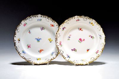 Image 2 Dessertteller, Meissen, um 1890-1900, 1. Wahl, bunt bemalt mit gestreuten Blumen, ...