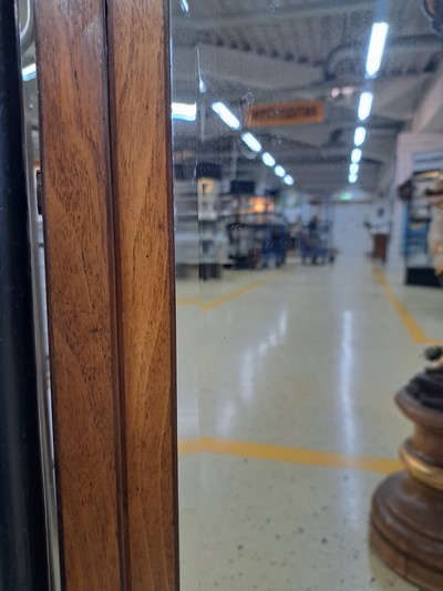 27088828g - Biedermeier Spiegel, um 1820, Nußbaum massiv, mit Galerie, Vollsäulen z.T. vergoldet, ...