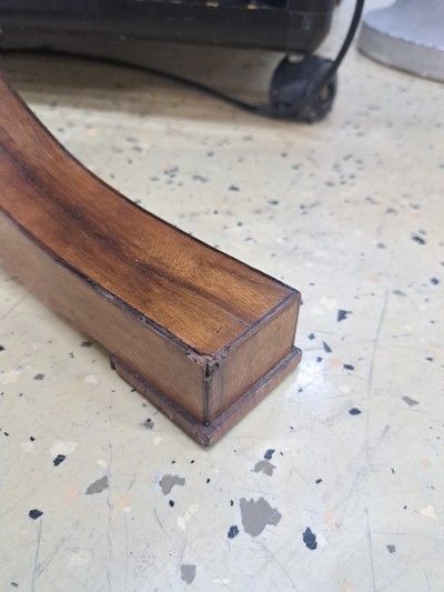 27088828n - Biedermeier Spiegel, um 1820, Nußbaum massiv, mit Galerie, Vollsäulen z.T. vergoldet, ...