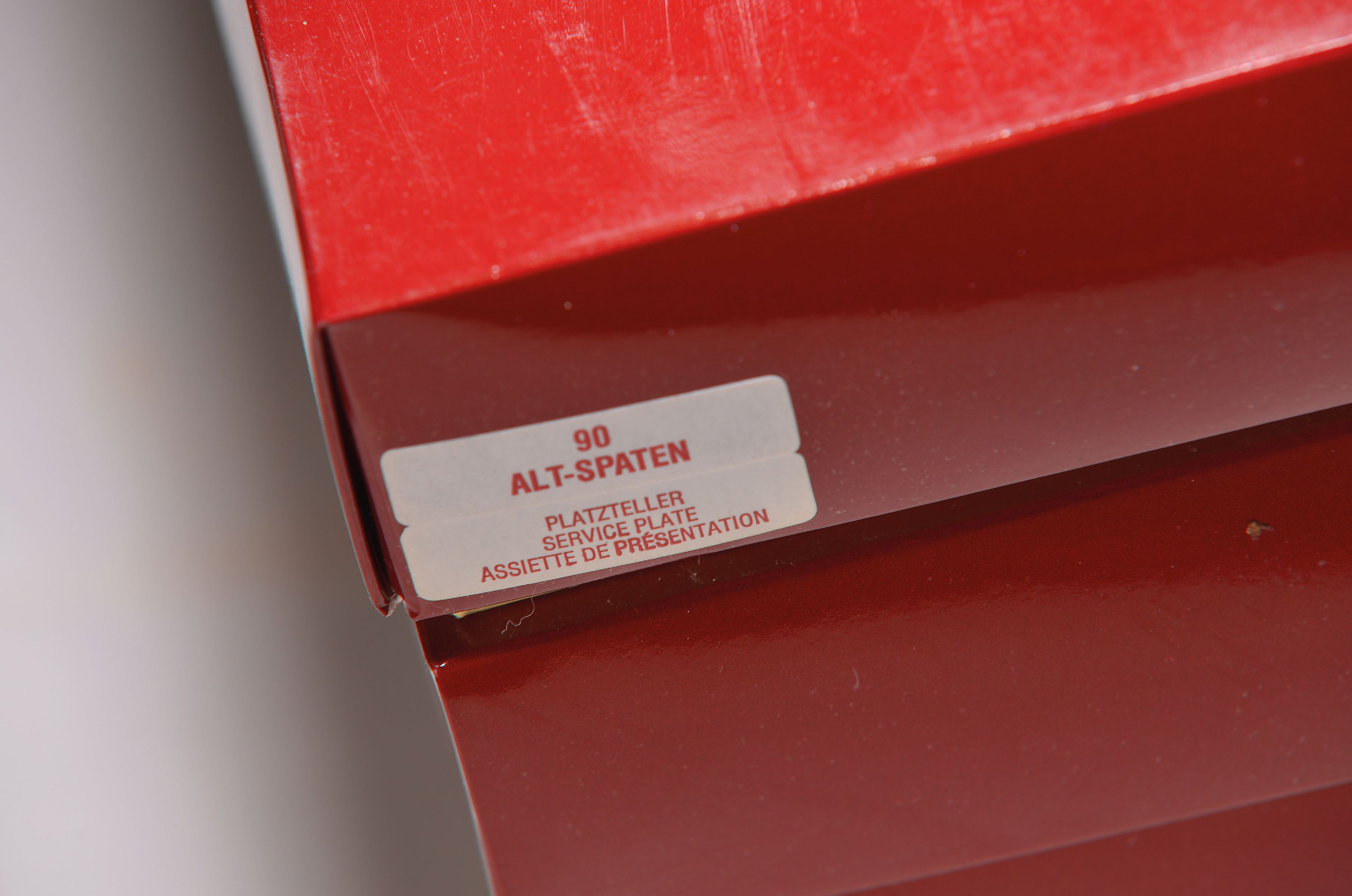 Detail a: 6 Platzteller, Robbe & Berking, Metall versilbert, orig. Kartons, Dekor Alt-Spaten,D- ca. 28 cm