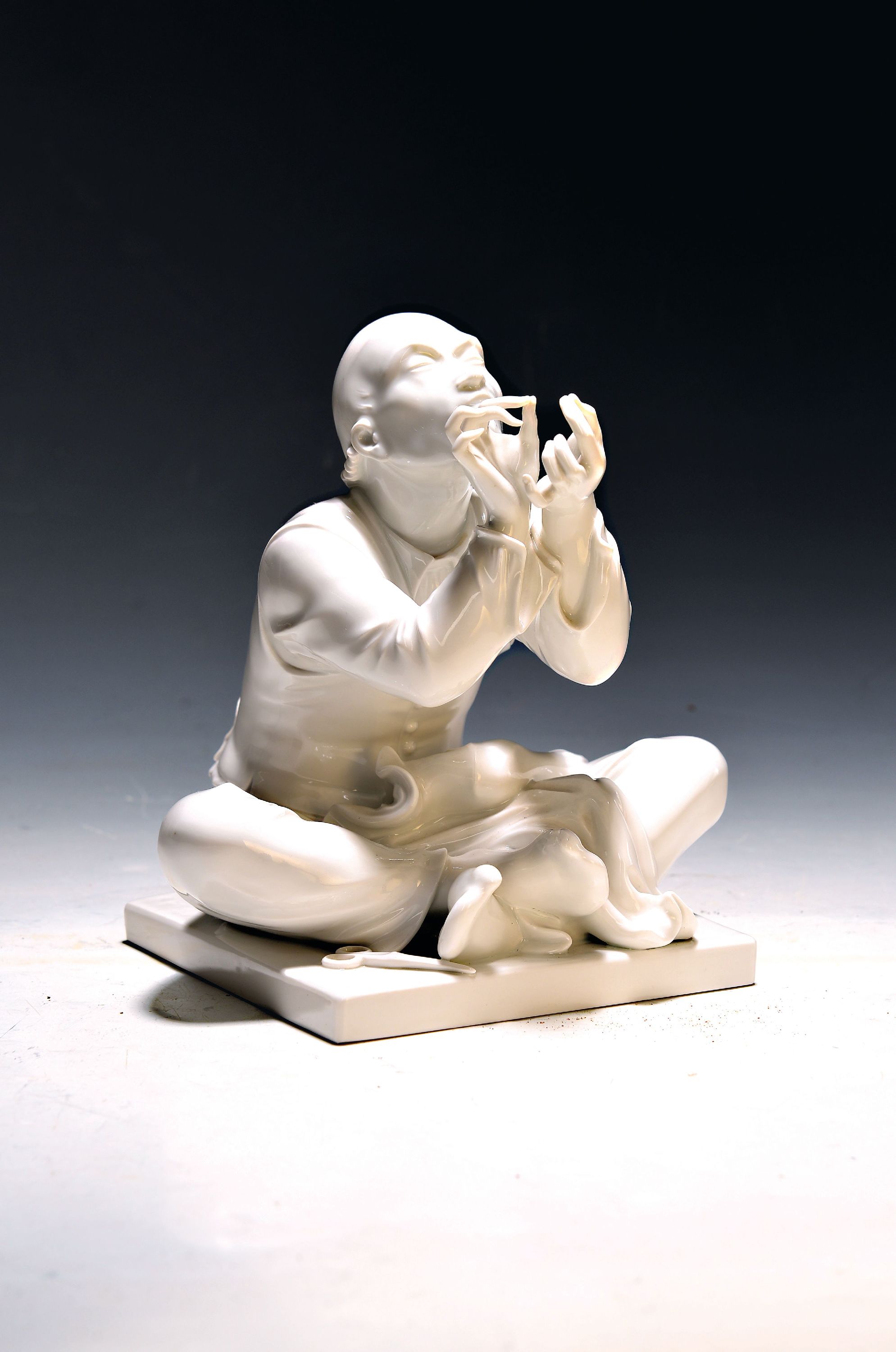 Image 27089677 - Porzellanfigur, Meissen, 2. Wahl, Schneider Wibbel, weiß, R 287, 2. Wahl, ca. 20 x 18 cm