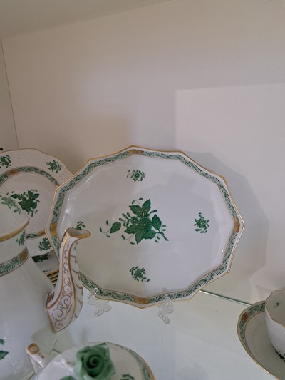 27089685g - Mokkaservice, Herend, Apponyi grün, Mokkakanne, grosse Zuckerdose, Sahnegießer, 6 ...