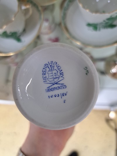27089685h - Mokkaservice, Herend, Apponyi grün, Mokkakanne, grosse Zuckerdose, Sahnegießer, 6 ...