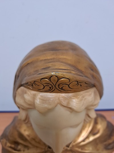 27090879c - Gustave van Vaerenbergh, 1873-1927, Büste der Jeanne D´Arc, Gesicht aus Alabaster, ...