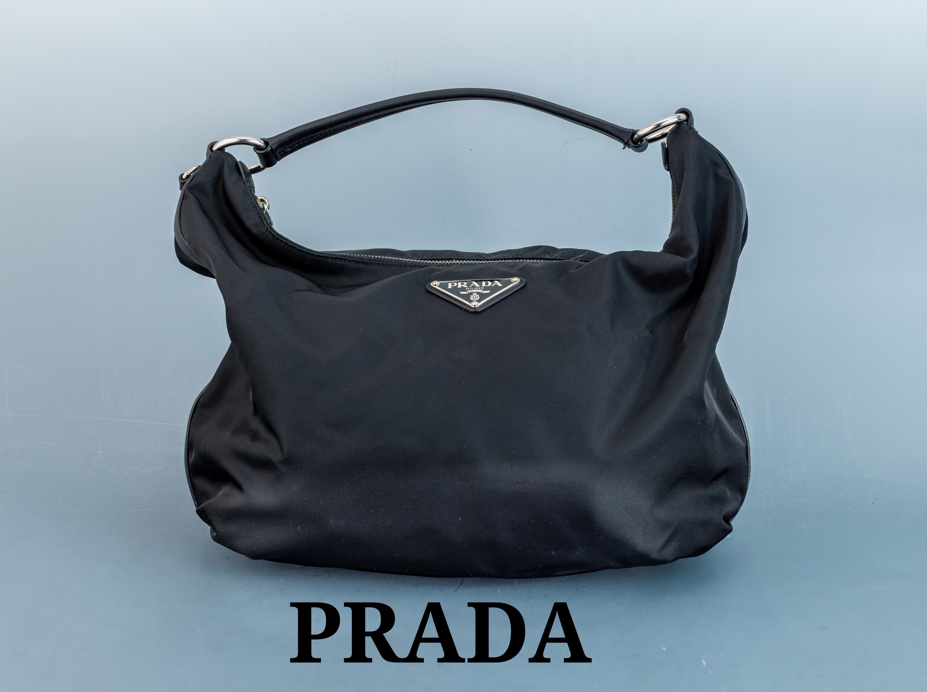 Image 27090977 - PRADA Shopper, Explore, schwarzes Re-Nylon,Tragehenkel schwarzes Leder, Monturen Metall ...