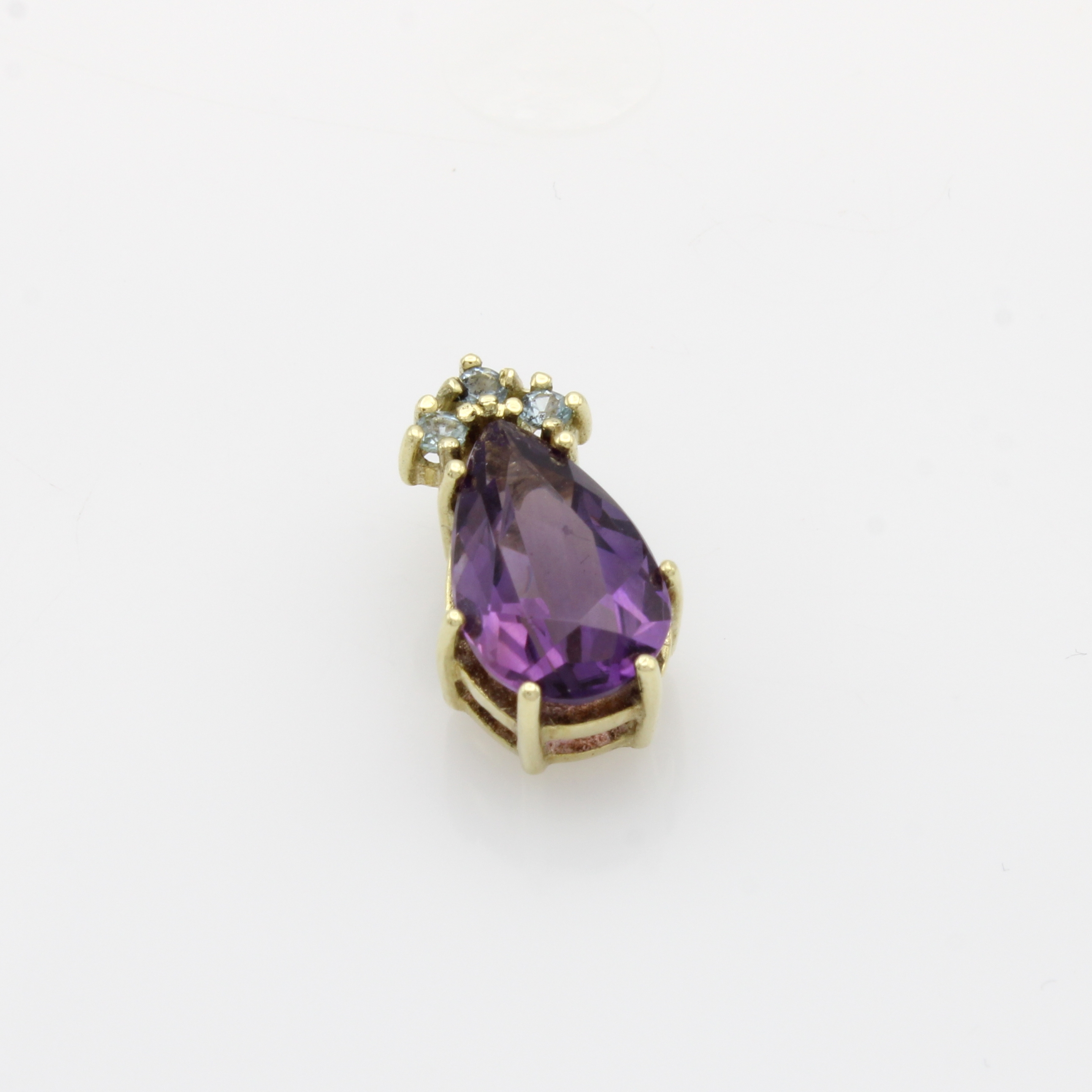 Image 27091029 - Anhänger mit Amethyst und Aquamarinen, GG 585/000, Amethysttropfen, 3 runde Aquamarine ...